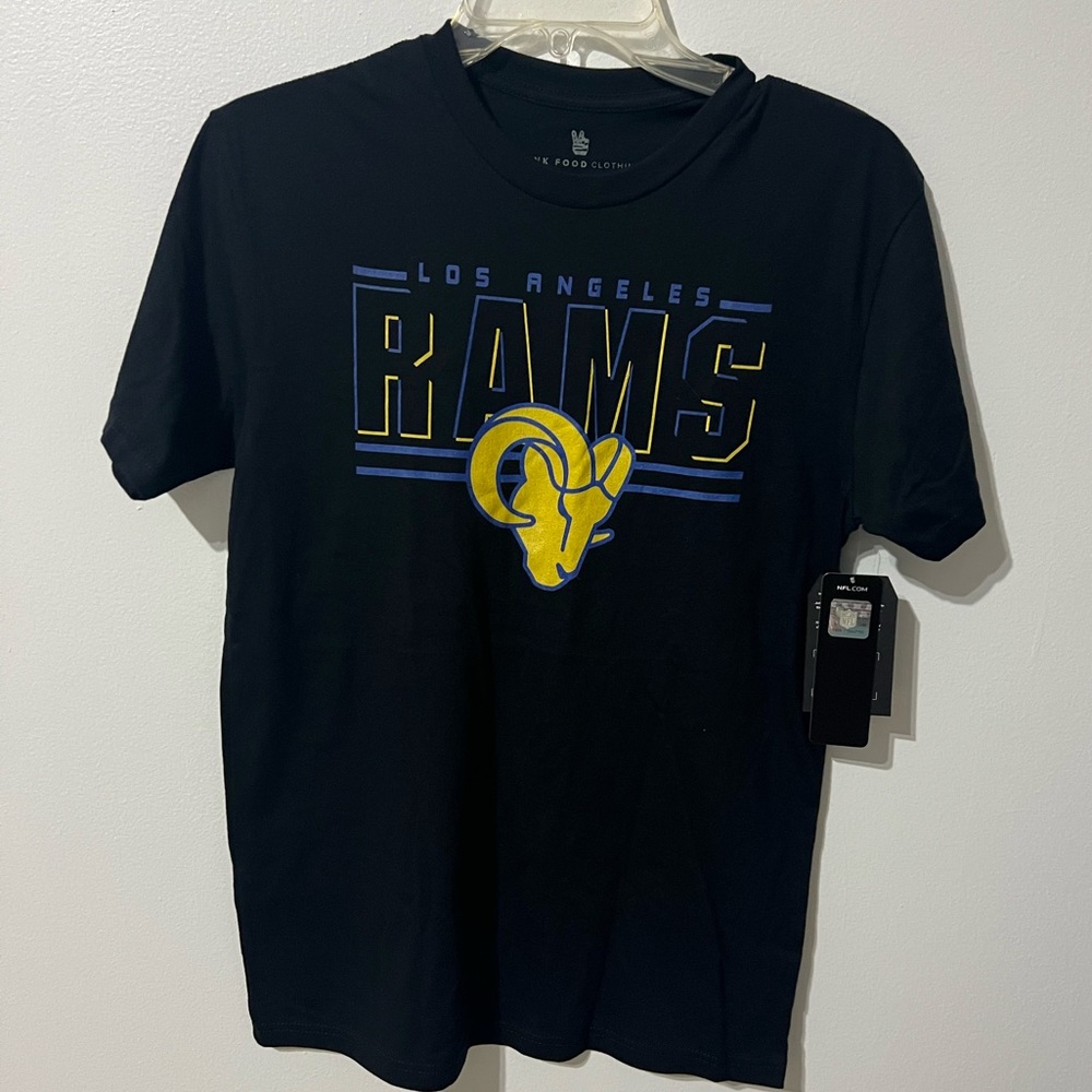 NWT LA Rams T-shirt